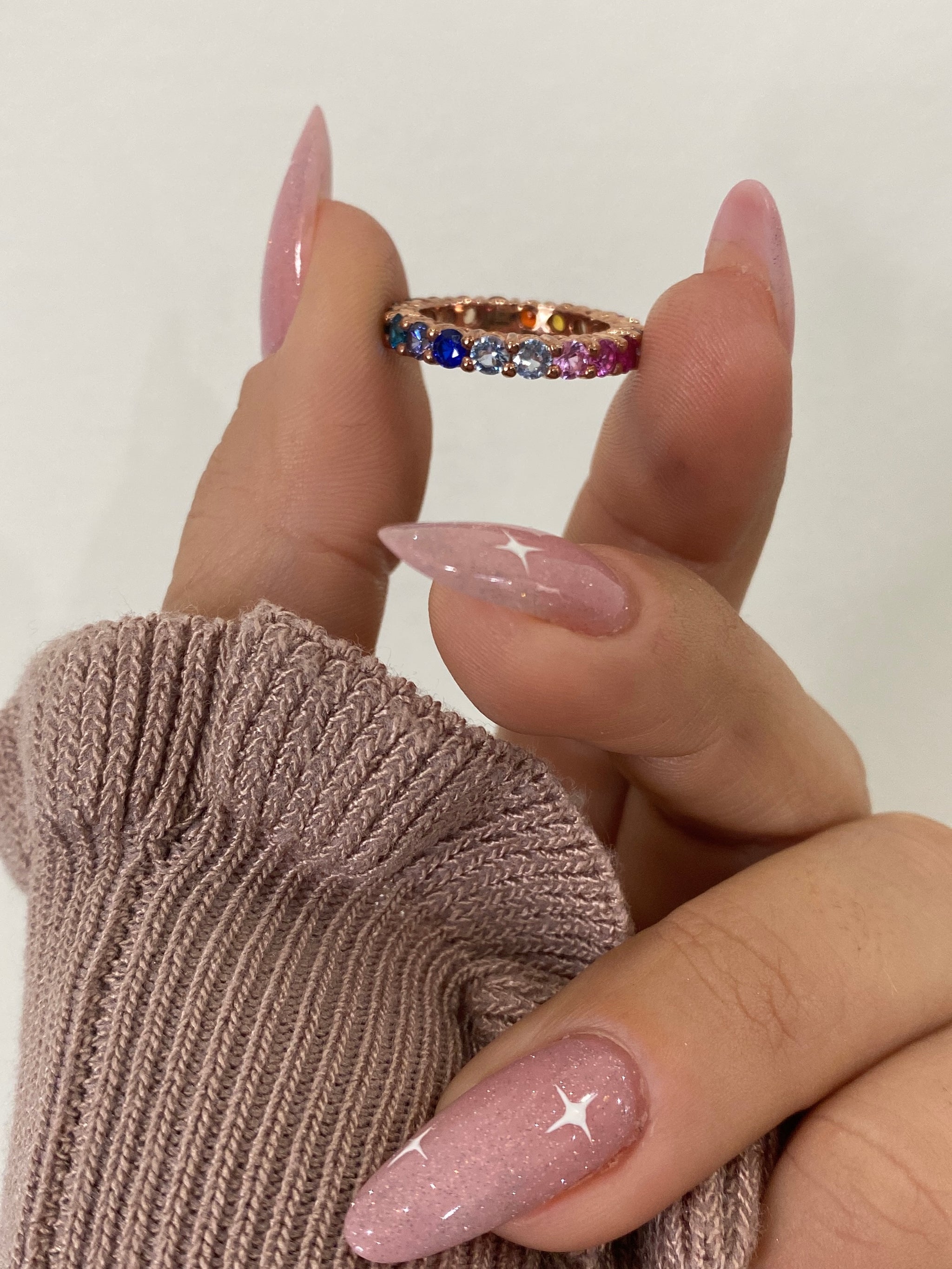 Michooyel Anello Eternity Arcobaleno A Fascia Per Donna – Placcato Oro 18k Con Zirconi Colorati, Regalo In Scatola Lusso